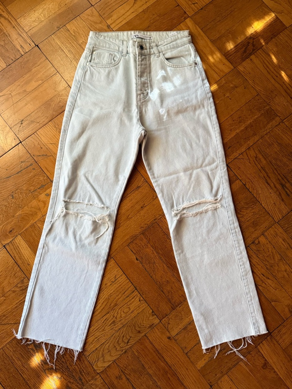 Women’s Light blue Distressed Straight-Leg Jeans